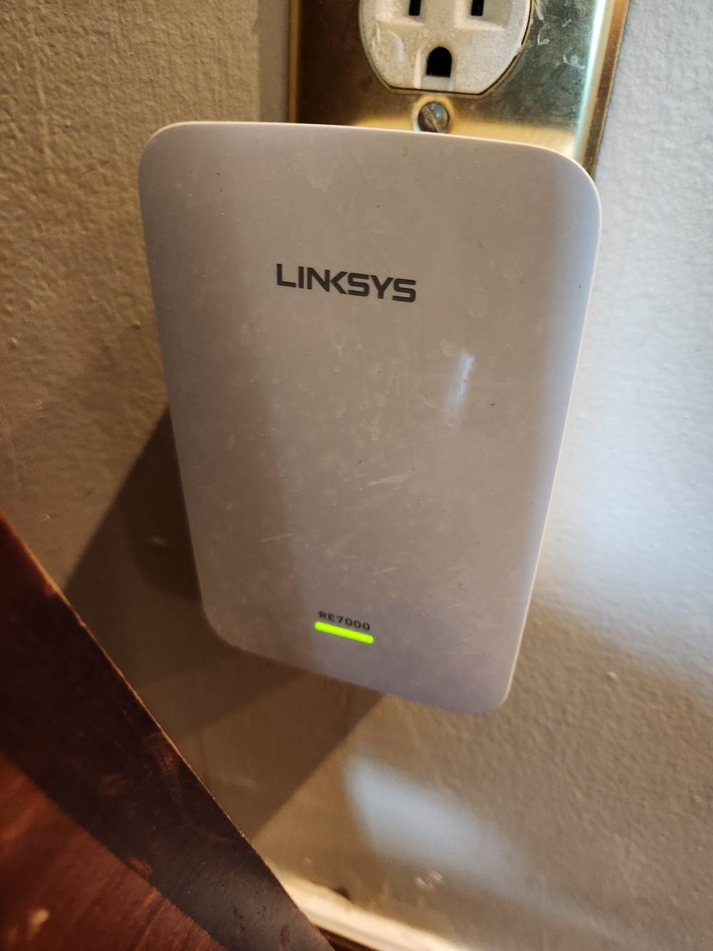 Linksys White RE7000 Wi‑Fi Range Extender with Green LED